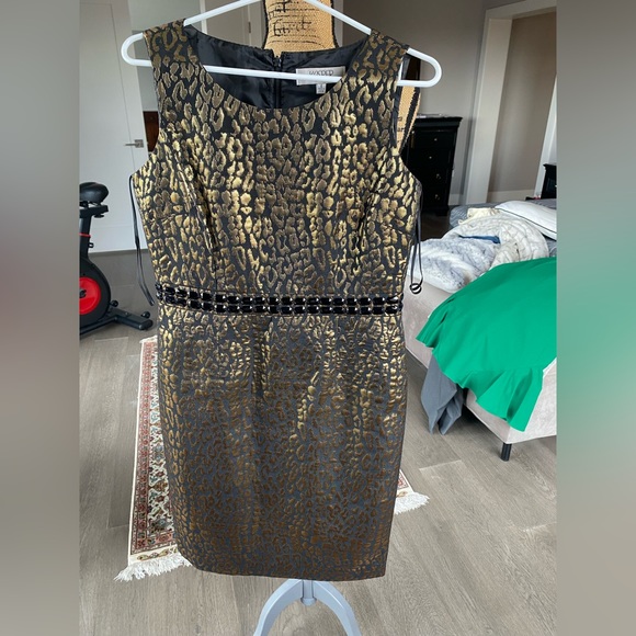 Beautiful cocktail dress size 6 with embellished waist knee height very classy - Picture 3 of 5